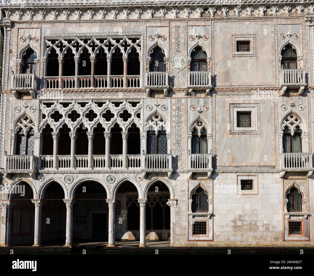 Venise, Italie - 5 septembre 2022 : palais CA d'Oro sur le Grand Canal, siège du musée Galleria Giorgio Franchetti. Venise, Italie Banque D'Images