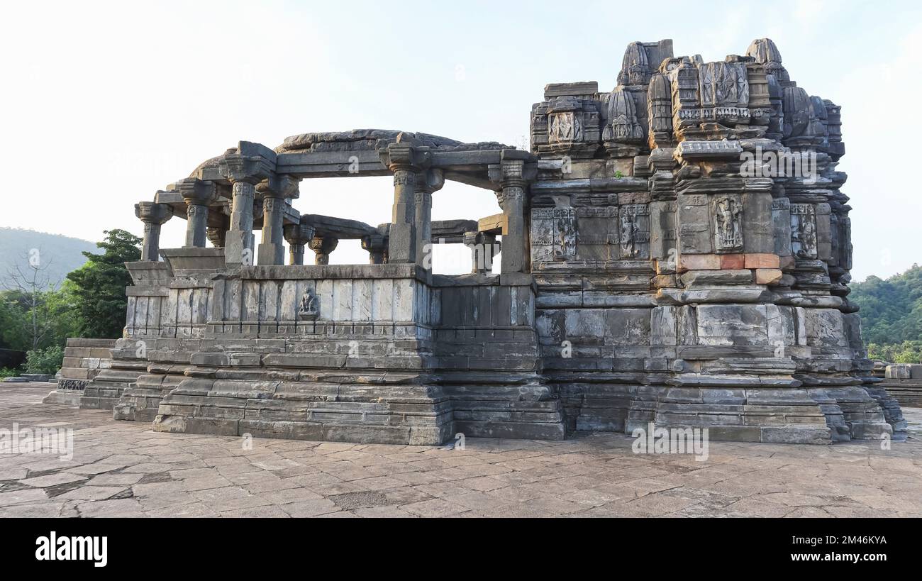 Vue latérale du temple Lord Shiva, Antarsumba, Samarkantha, Gujarat, Inde. Banque D'Images