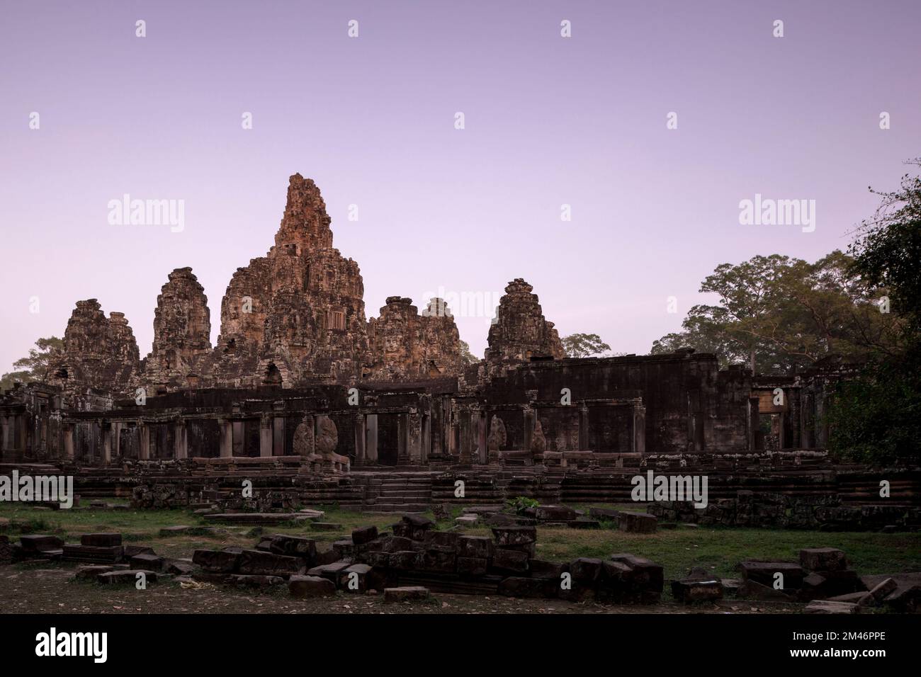 Soirée à Bayon, Angkor, province de Siem Reap, Cambodge Banque D'Images