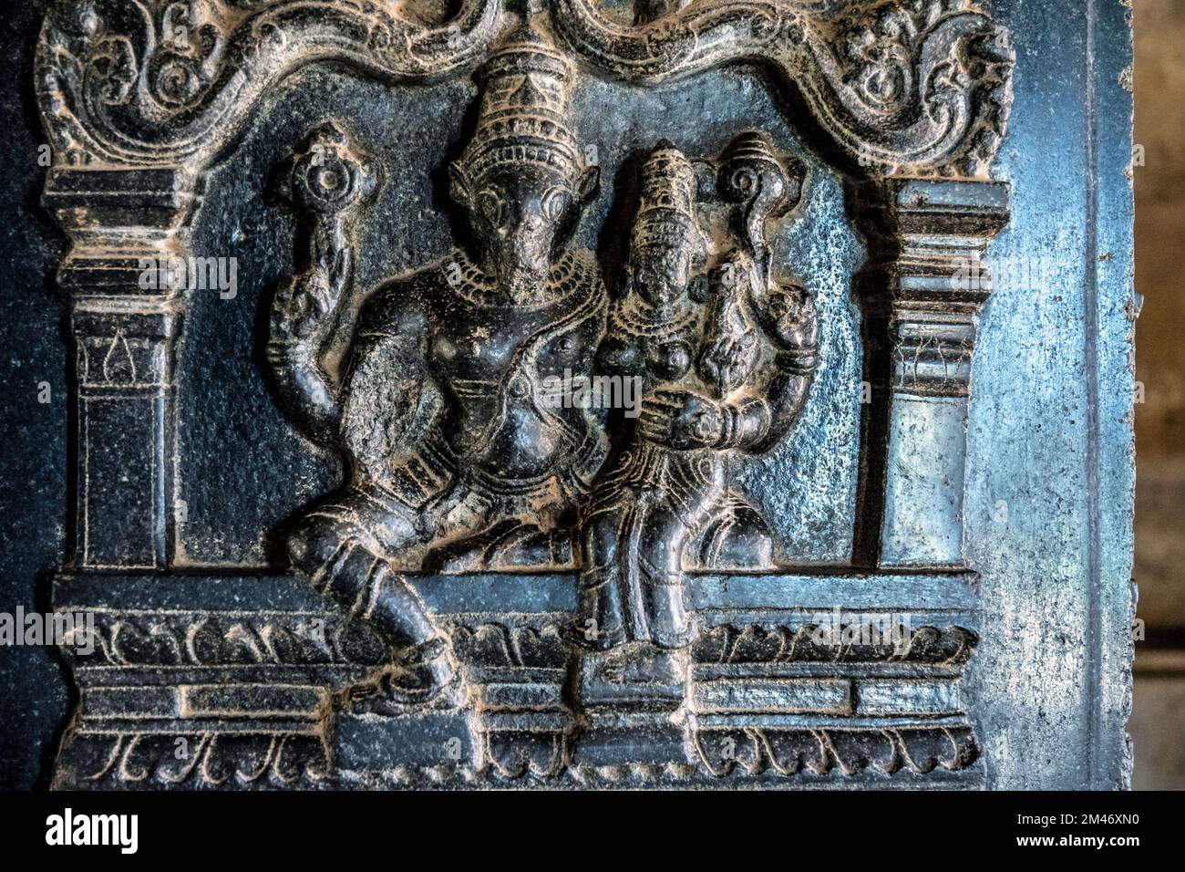 Statue de Ganapati en pierre noire, Temple Hazara Rama, Hampi, site classé au patrimoine mondial de l'UNESCO, district de Vijayanagara, Karnataka, Inde Banque D'Images