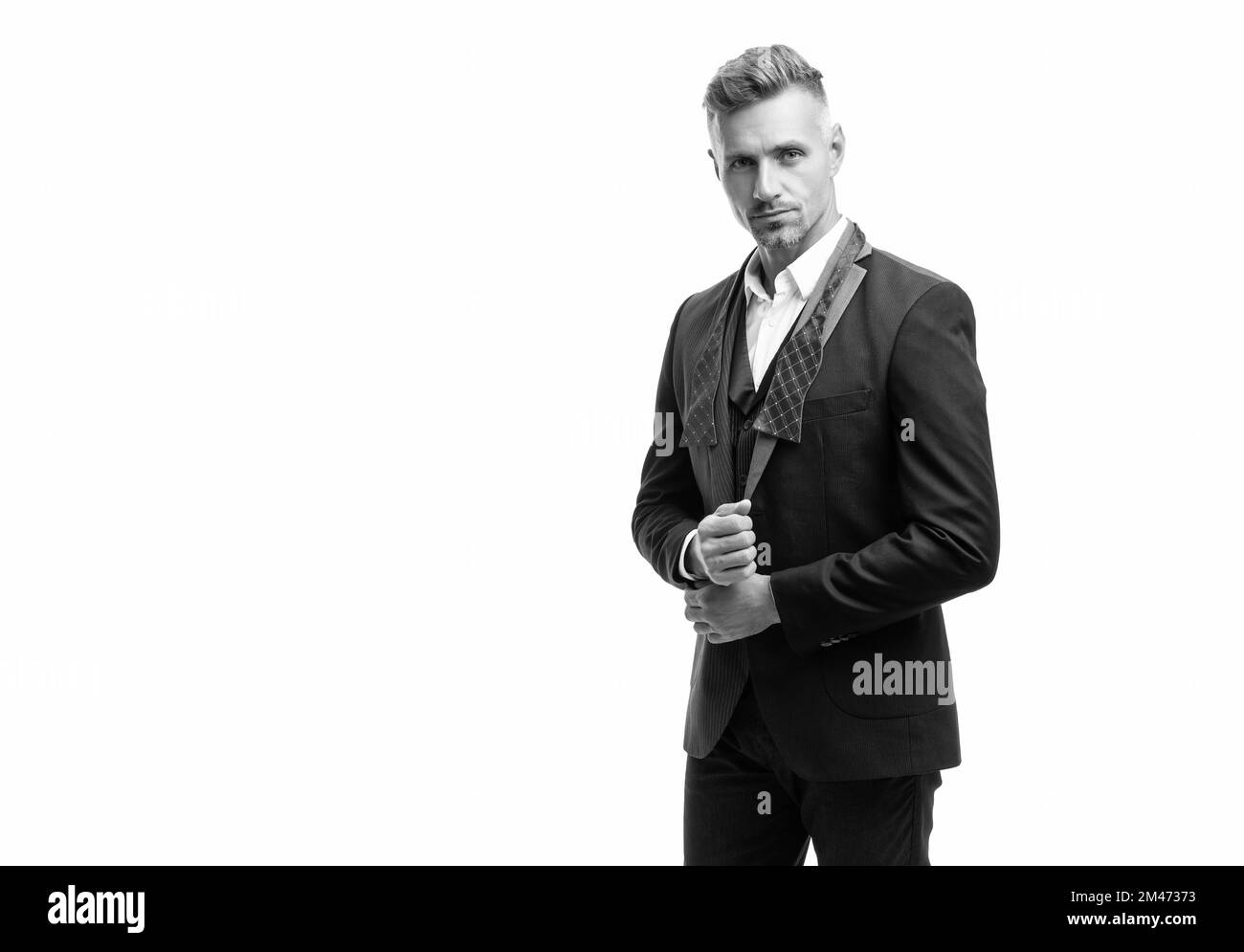 homme d'âge mûr en costume à noeud. homme d'affaires isolé sur blanc. gros boss en tenue habillée. espace pour le texte Banque D'Images