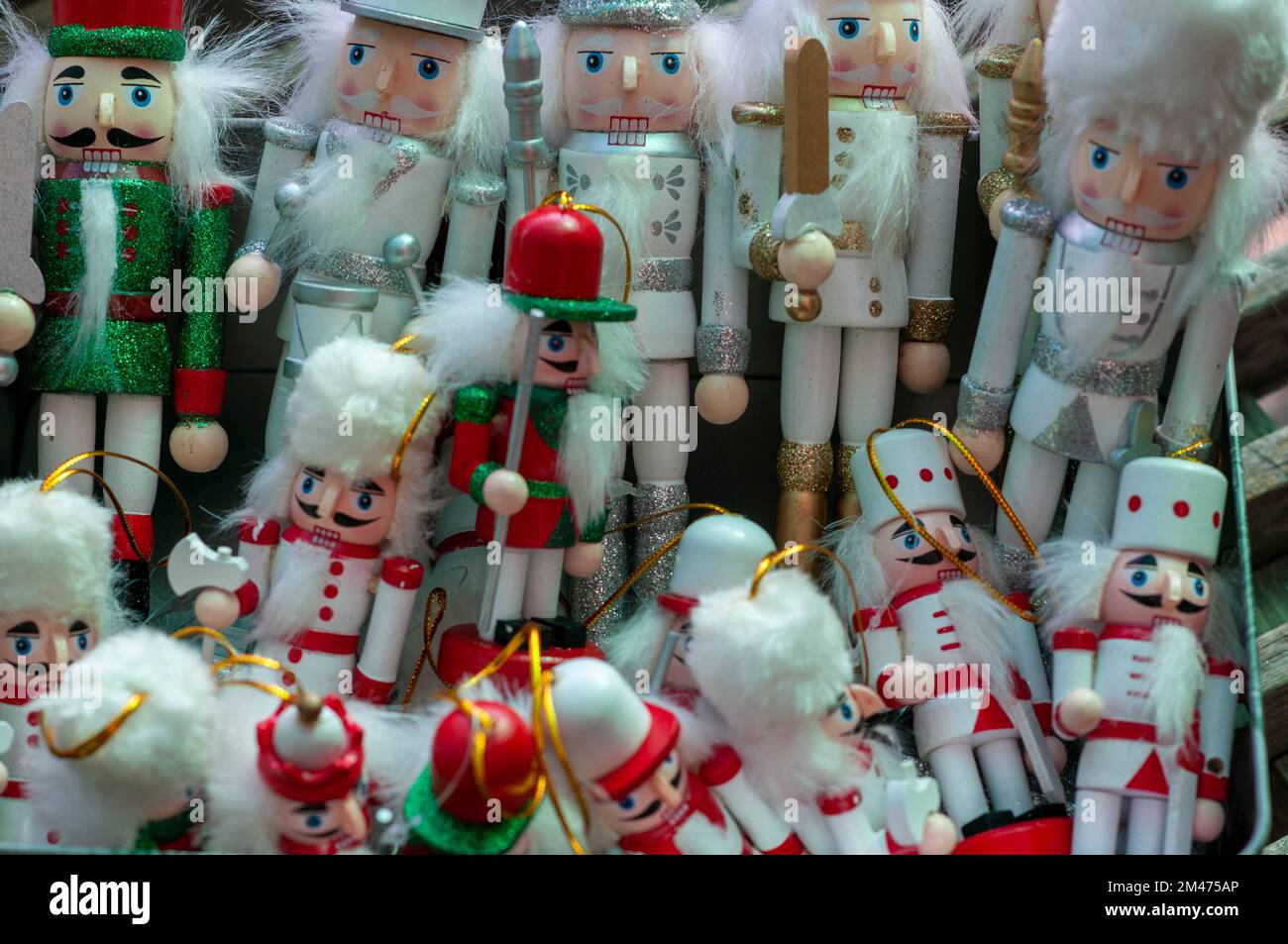 Collection de jouets soldats Ecseri marché aux puces, le plus grand marché d'antiquités de Budapest, Hongrie Banque D'Images