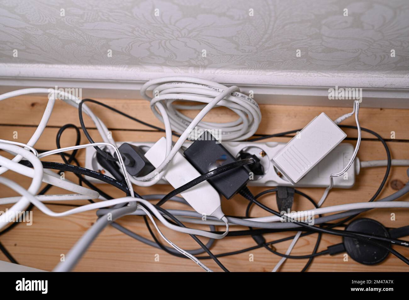 Prise électrique et câble à l'intérieur en Suède Photo Stock - Alamy