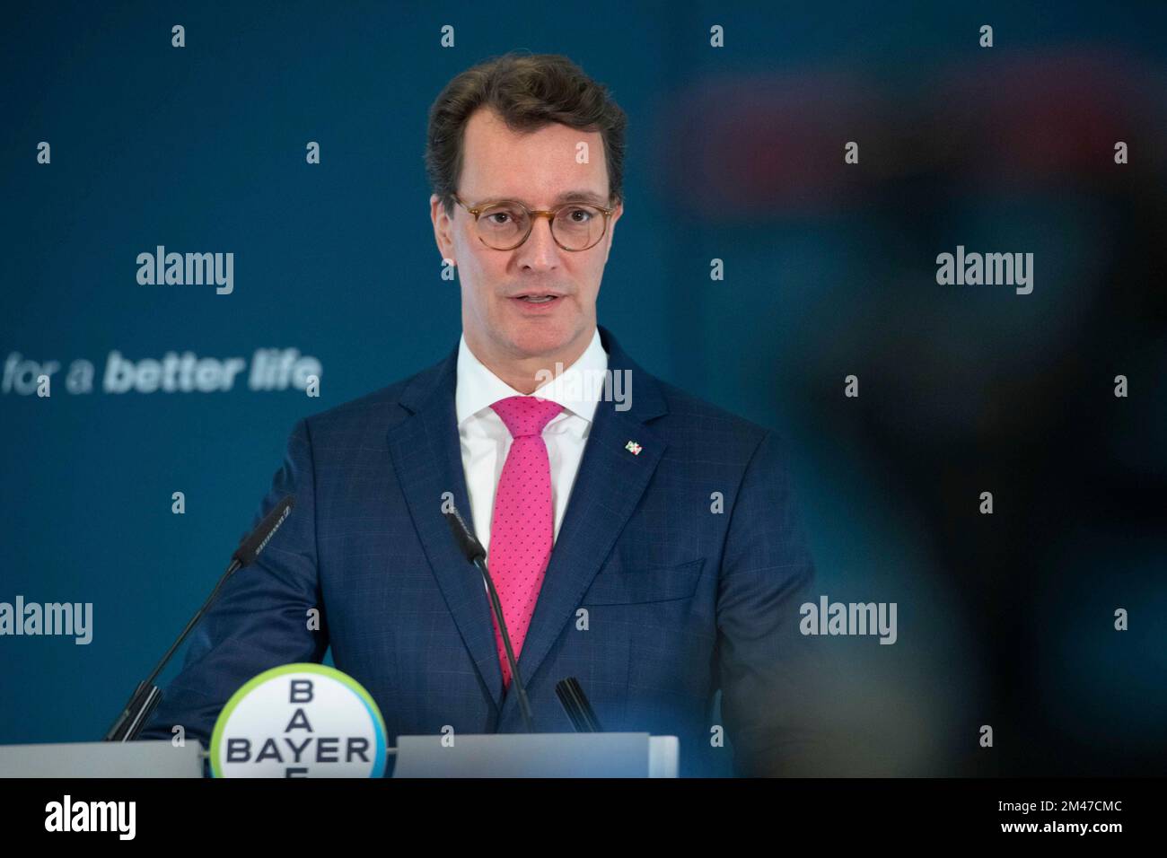 Hendrik WUEST, Wust, CDU, Premier ministre de la Rhénanie-du-Nord-Westphalie, lors de son discours, inauguration de l'usine de recyclage du chlorure de fer (III) de Bayer AG à Dormagen, sur 19 décembre 2022. Banque D'Images