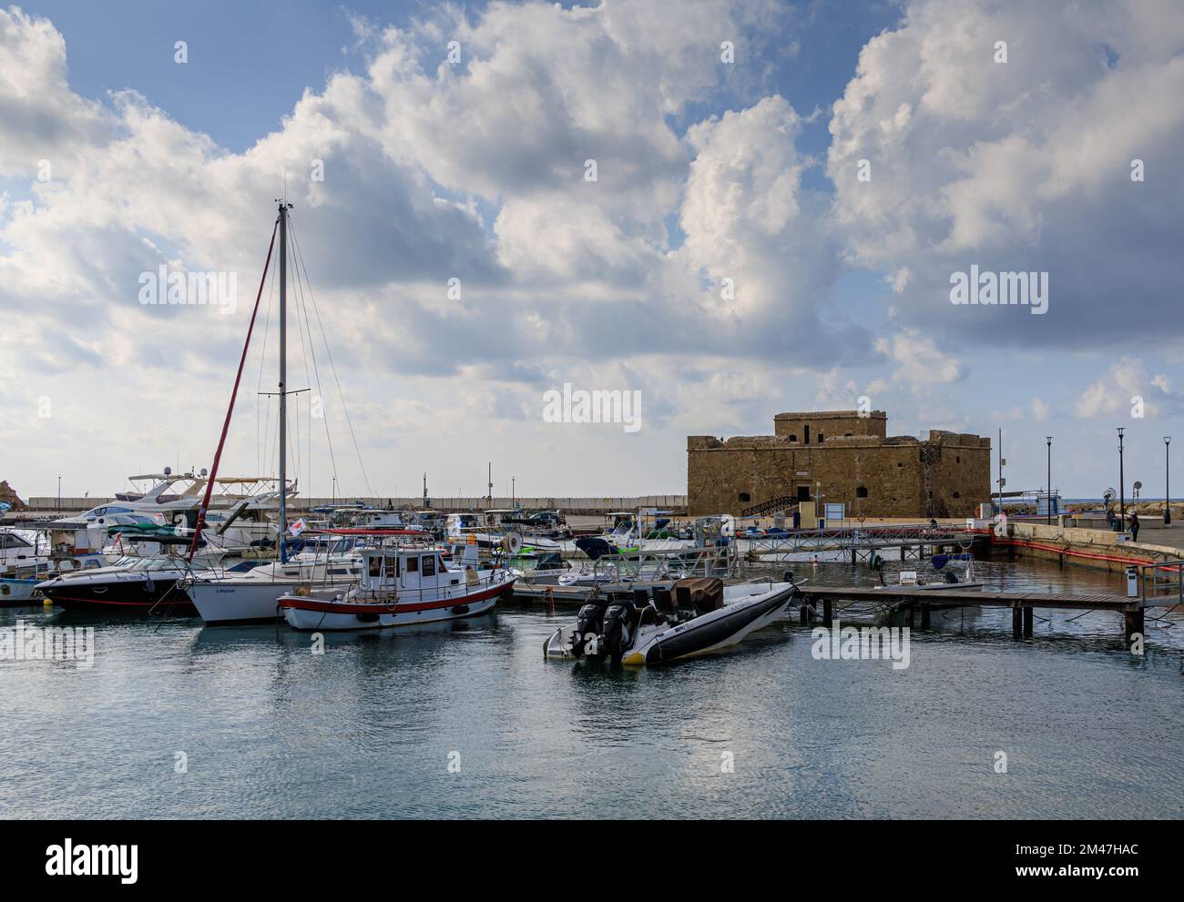 PAPHOS, CHYPRE NOVEMBRE 22 (NOTE DE LA RÉDACTION Image est un composite numérique [High