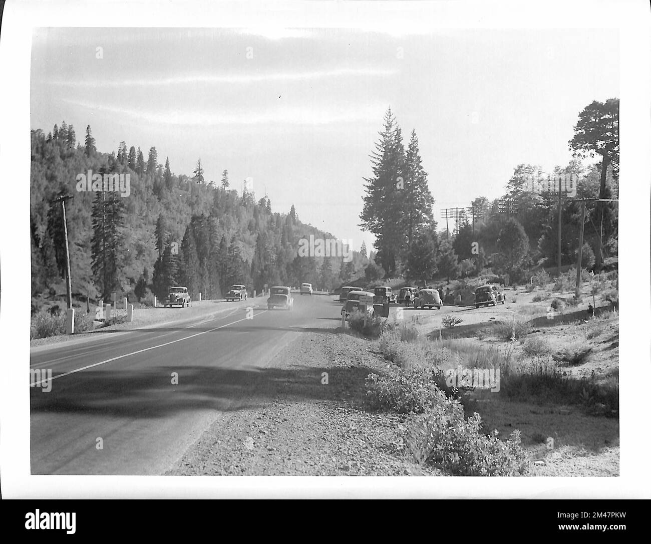 Fontaine à boire près de Baxter sur la Californie États-Unis Route 40. Légende originale : fontaine à boire près de Baxter sur la Californie U S route 40. La conception de la participation exigera habituellement un contrôle de la circulation au moyen d'une île entre la place de stationnement et l'autoroute principale. G. B. Gordon - Div. De conception. État: Californie. Banque D'Images