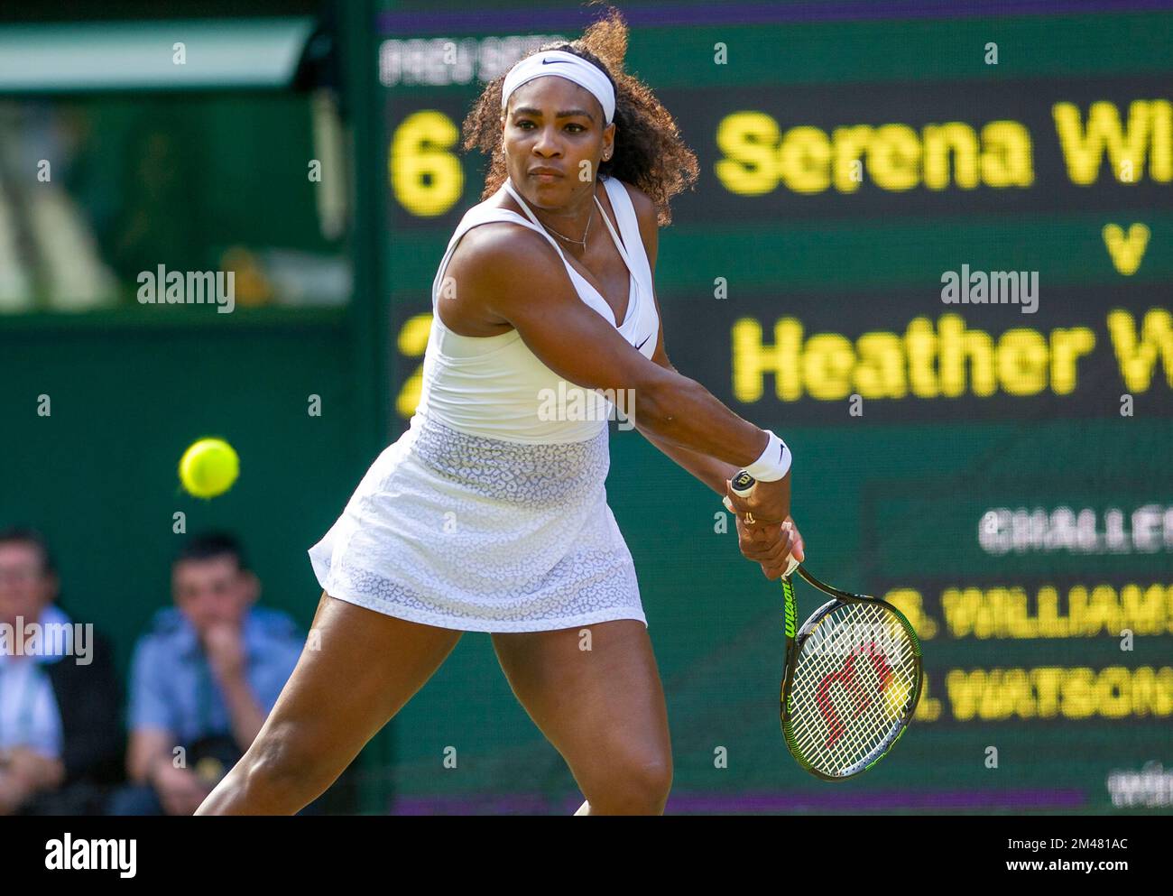 SerenaWilliams, Wimbledon Championships 2015, Wimbledon, Londres. Femmes célibataires troisième manche, Serena Williams v Heather Watson, Center court. Banque D'Images
