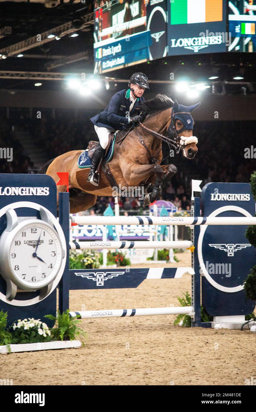 Londres, Royaume-Uni. 19th décembre 2022. Mistletoe Speed Stakes au London International Horse Show à Excel. Denis Lynch. Les participants aux enjeux de vitesse de Té Mistletoe incluent Christoph Obernauer AUT, Daniel Deusser GER qui a été troisième, Holly Smith GBR, John Whitaker GBR, Edouard Scmitz SUI et Jospeh Sockdale GBR. Crédit : Peter Hogan/Alay Live News Banque D'Images