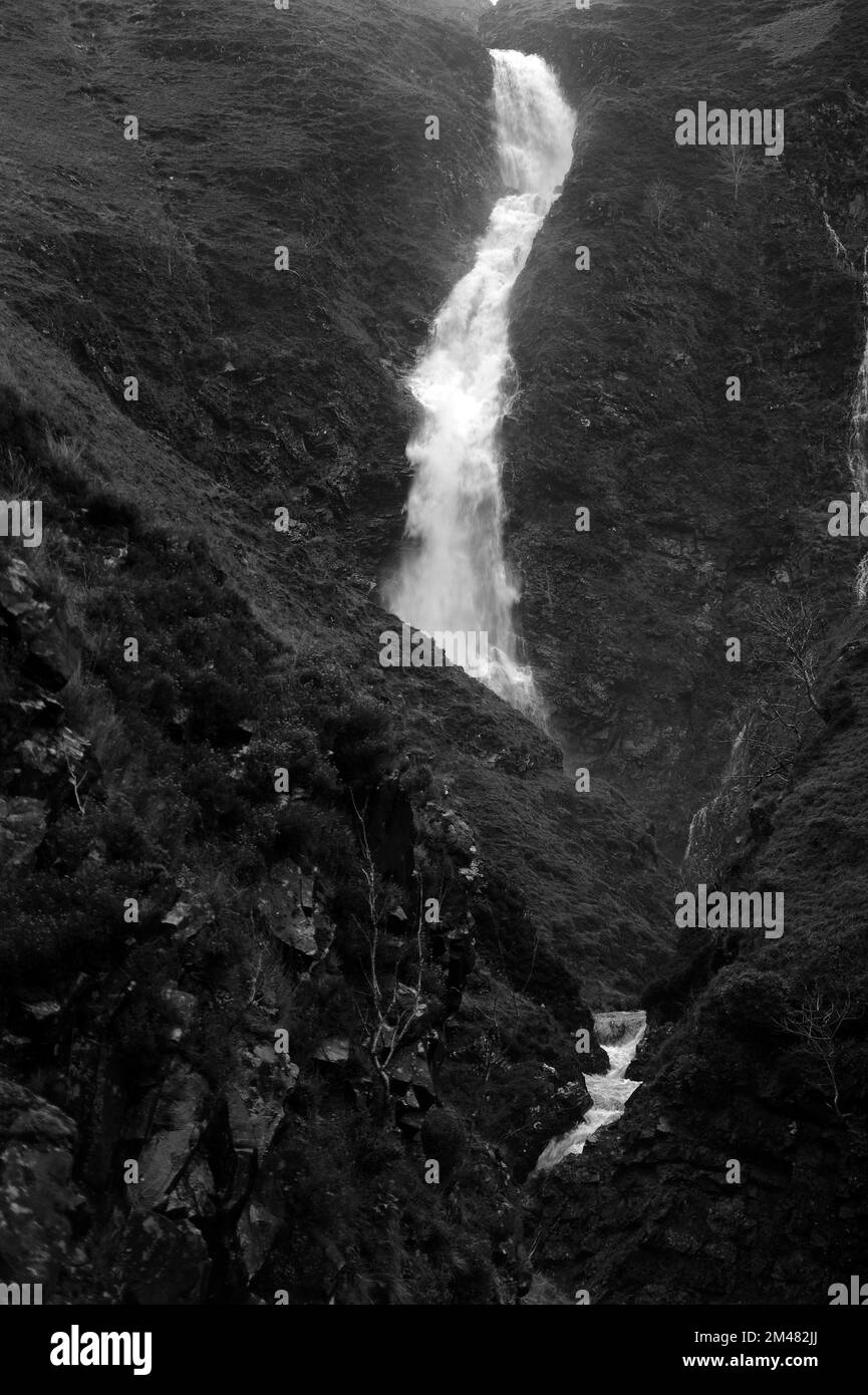 La principale goutte de la queue de Grey Mare près de Moffat. La hauteur totale des chutes est de 300 pieds. Banque D'Images