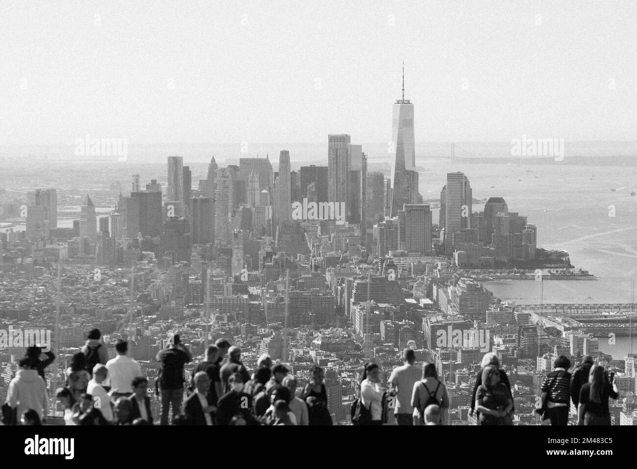 New York Manhattan, 02,10 - 10.10.22: Aussichtsplattform The Edge mit Blick auf das One World Trade Center und die Skyline. Foto: Pressefoto Mika vol Banque D'Images