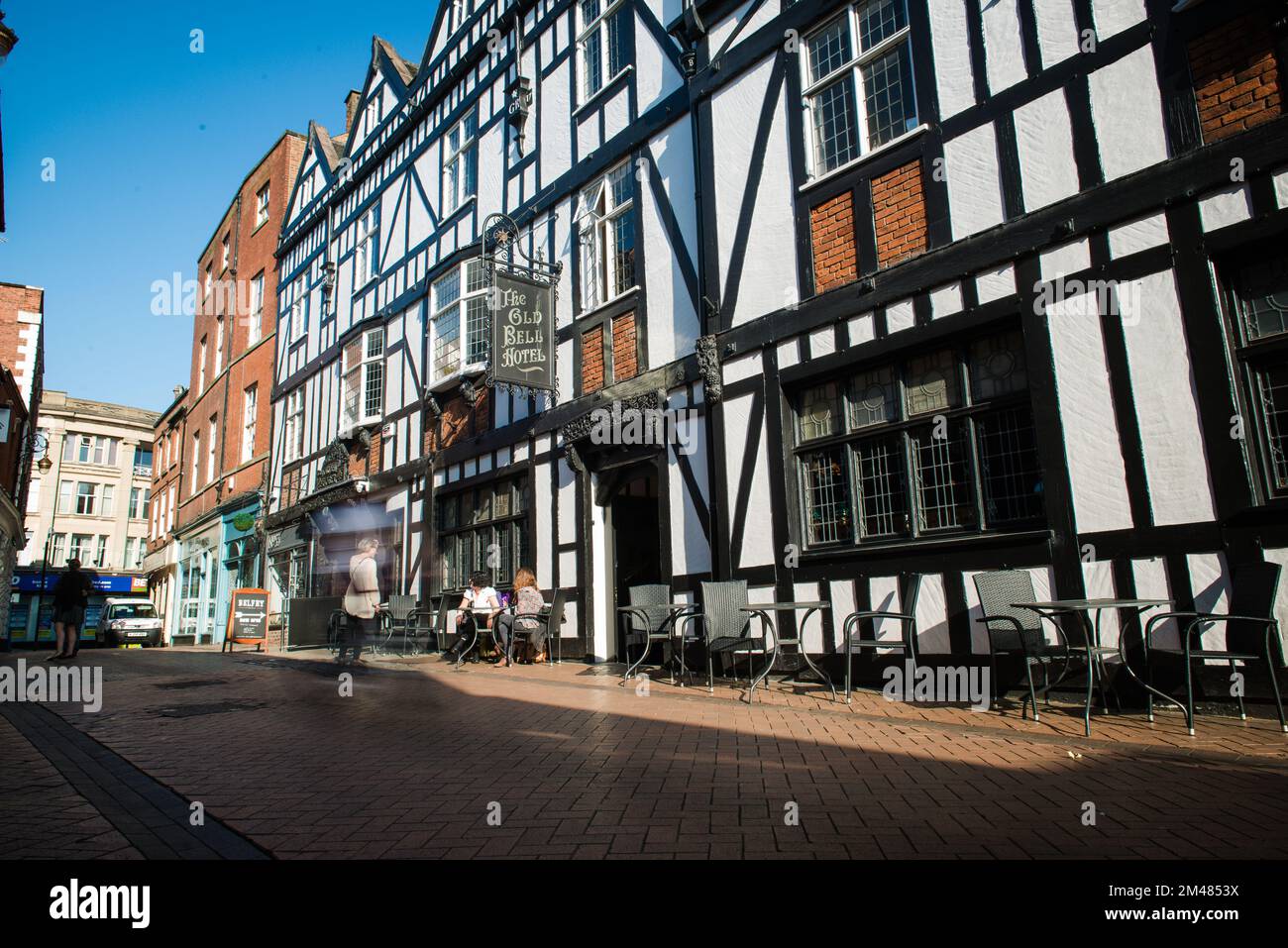 L'ancien hôtel de cloche, maison publique sur sadlergate, derby, angleterre. architecture tudor Banque D'Images