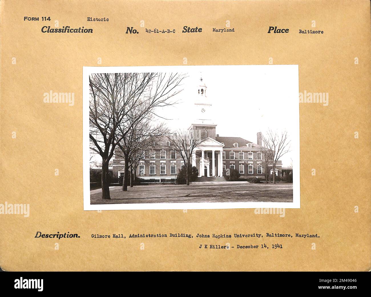 Gilman Hall, bâtiment administratif, Université Johns Hopkins, Baltimore, Maryland. Légende originale: Gilmore Hall, Administration Abuilding, Johns Hopkins University, Baltimore, Maryland. J. K. Hillers - 14 décembre 1941 État: Maryland place: Baltimore. 1941-12-14T00:00:00. Banque D'Images