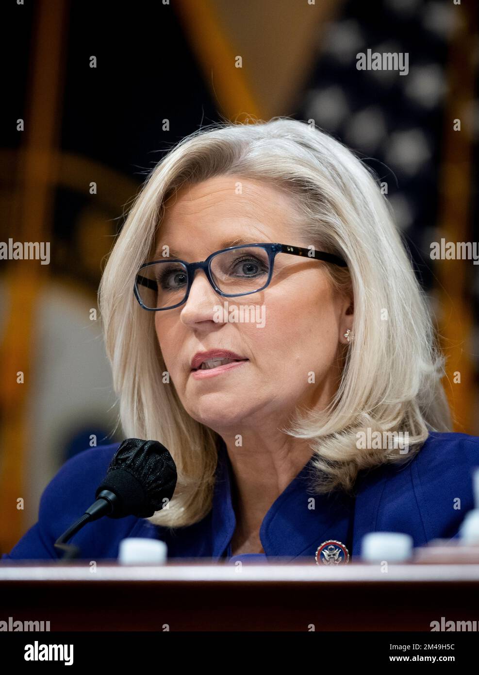 Washington, DC, États-Unis, 19 décembre 2022. COMITÉ spécial DE la Chambre DES REPRÉSENTANTS DES ÉTATS-UNIS pour enquêter sur l'attaque de 6 janvier contre la vice-présidente du Capitole Liz Cheney (républicaine du Wyoming) Présente sa déclaration d'ouverture le dixième jour du comité spécial de la Chambre des États-Unis pour enquêter sur l'attaque de 6 janvier sur l'audience du Capitole des États-Unis à Washington, DC sur 19 décembre 2022. Le comité spécial de la Chambre enquête sur l'attaque du 6 janvier 2021 contre les États-Unis Le Capitole a voté, pour la première fois dans l'histoire des États-Unis, pour renvoyer des accusations criminelles contre un ancien prési des États-Unis Banque D'Images