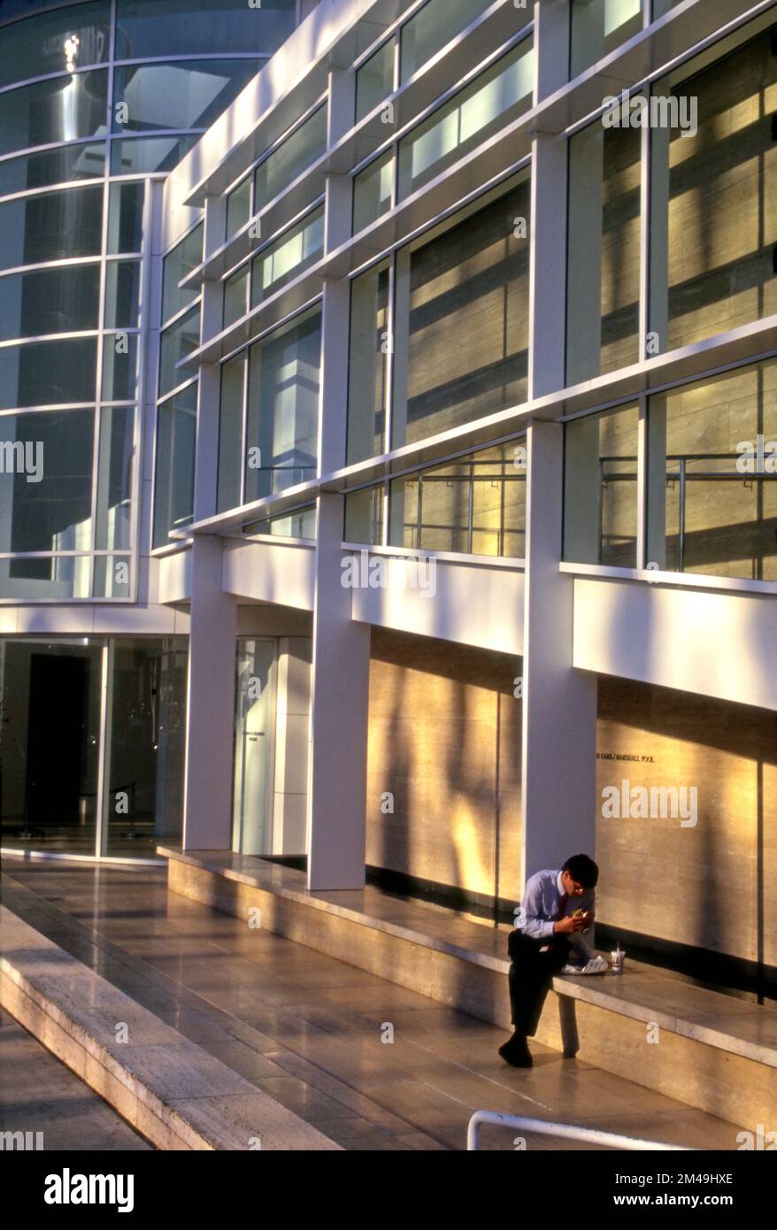 Homme d'affaires déjeuner au Paley Center for Media à Beverly Hills, CA Banque D'Images