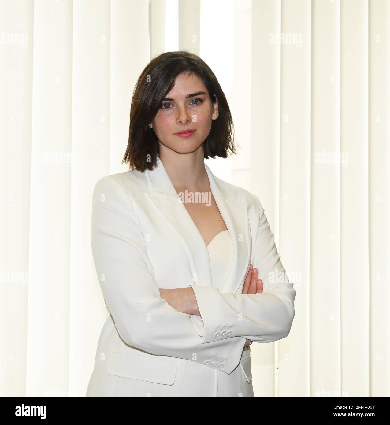 Milan, Italie. 19th décembre 2022. Milan, Italie ARNOLDO MONDADORI les livres pour changer la présentation mondiale de la fiction docu par Francesco Miccichè réalisateur interprété par Michele Placido, Valeria Cavalli, Flavio Parenti, Brenno Placido, Valentina Ghelfi, Produit par Gloria Giorgianni et Torre Sansonetti dans la photo:Valentina Ghelfi crédit: Agence de photo indépendante/Alamy Live News Banque D'Images