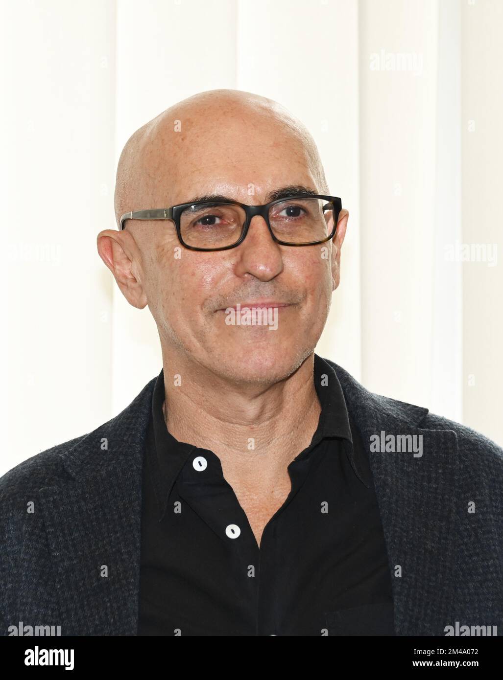 Milan, Italie. 19th décembre 2022. Milano, Italie ARNOLDO MONDADORI les livres pour changer la présentation mondiale de la fiction docu par Francesco Miccichè réalisateur interprété par Michele Placido, Valeria Cavalli, Flavio Parenti, Brenno Placido, Valentina Ghelfi, Produit par Gloria Giorgianni et Torre Sansonetti à partir de dans la photo:Francesco Miccichè crédit: Agence de photo indépendante/Alamy Live News Banque D'Images