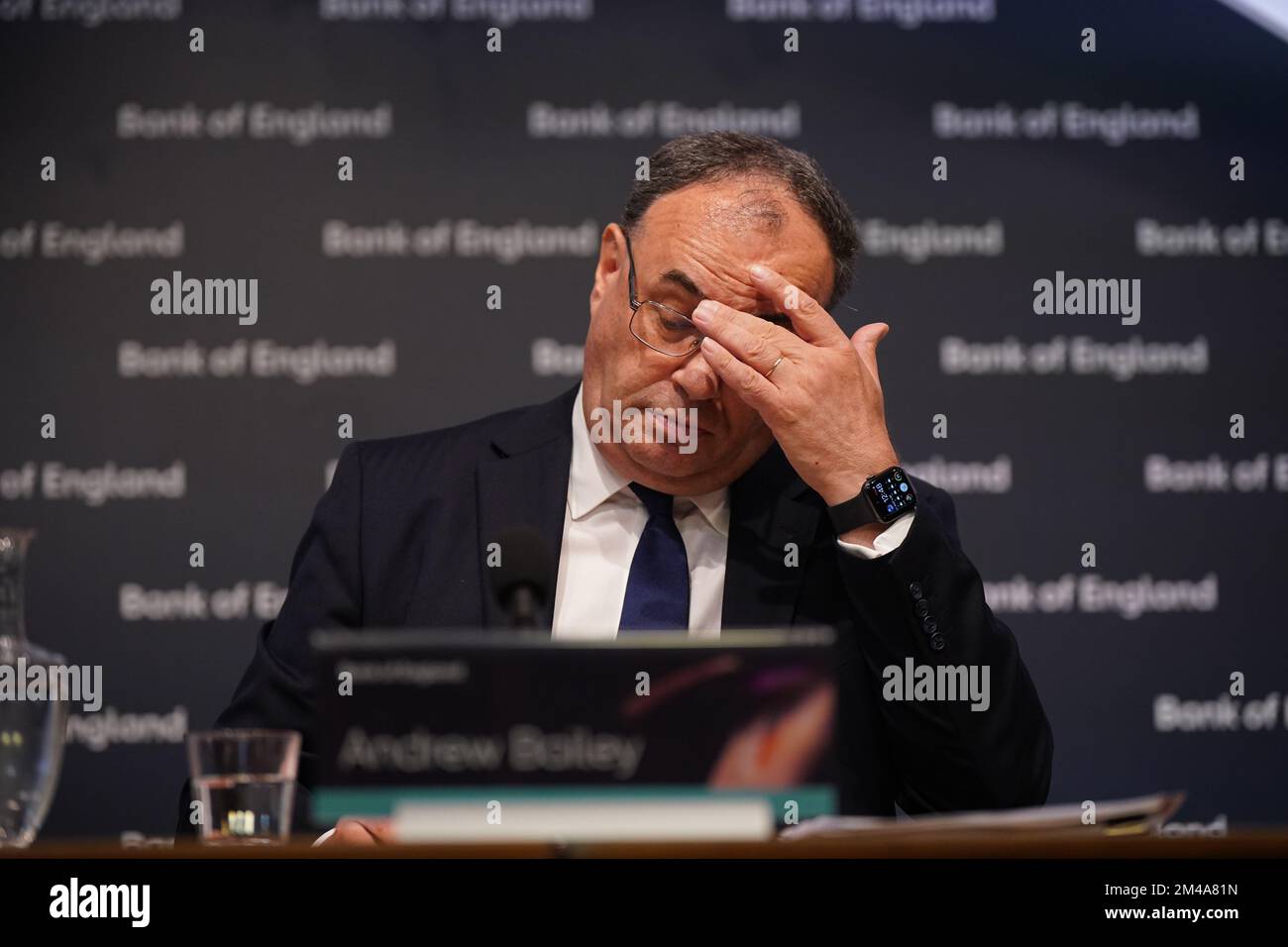 Examen par l'AP DU dossier DE L'AN 2022 photo datée du 04/08/22 - le gouverneur de la Banque d'Angleterre, Andrew Bailey, lors de la conférence de presse du rapport de stabilité financière de la Banque d'Angleterre, à la Banque d'Angleterre, à Londres. Date de publication : mardi 20 décembre 2022. Banque D'Images