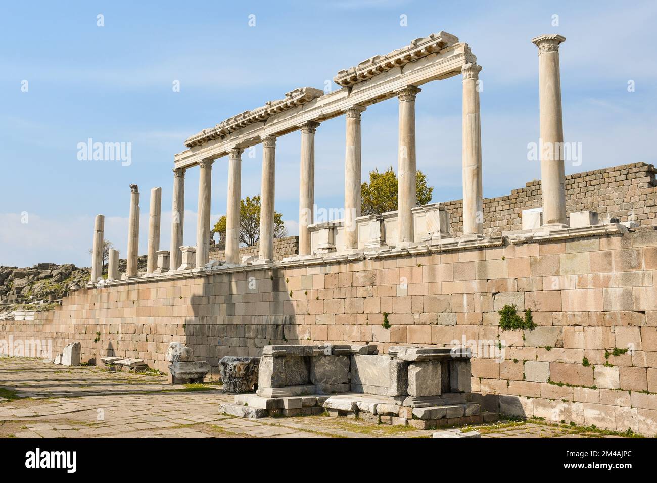 Temple de Trajan, Pergame, ancienne ville de Bergama, Turquie dans un beau jour d'été Banque D'Images