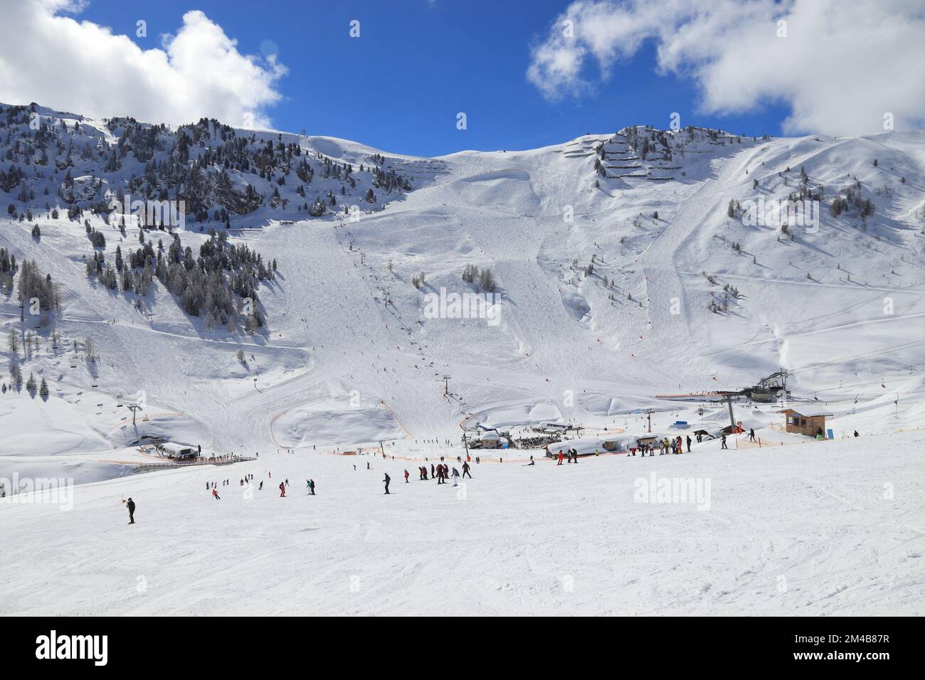 Mayrhofen - station de ski d'hiver des Alpes autrichiennes dans le Tyrol. Ski en Autriche. Banque D'Images