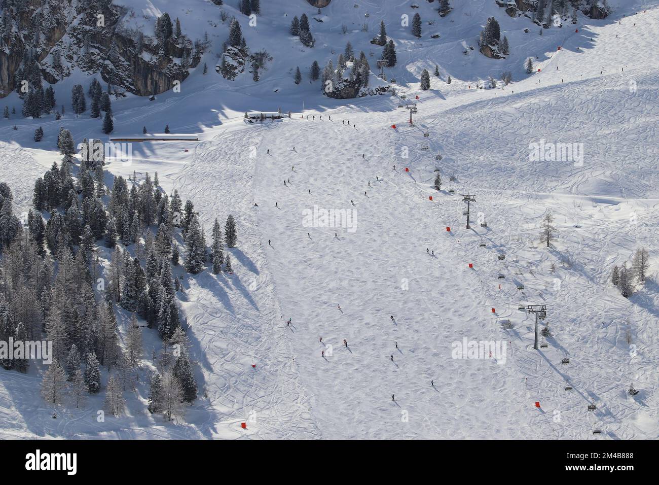 Mayrhofen - station de ski d'hiver des Alpes autrichiennes dans le Tyrol. Alpes centrales autrichiennes. Banque D'Images