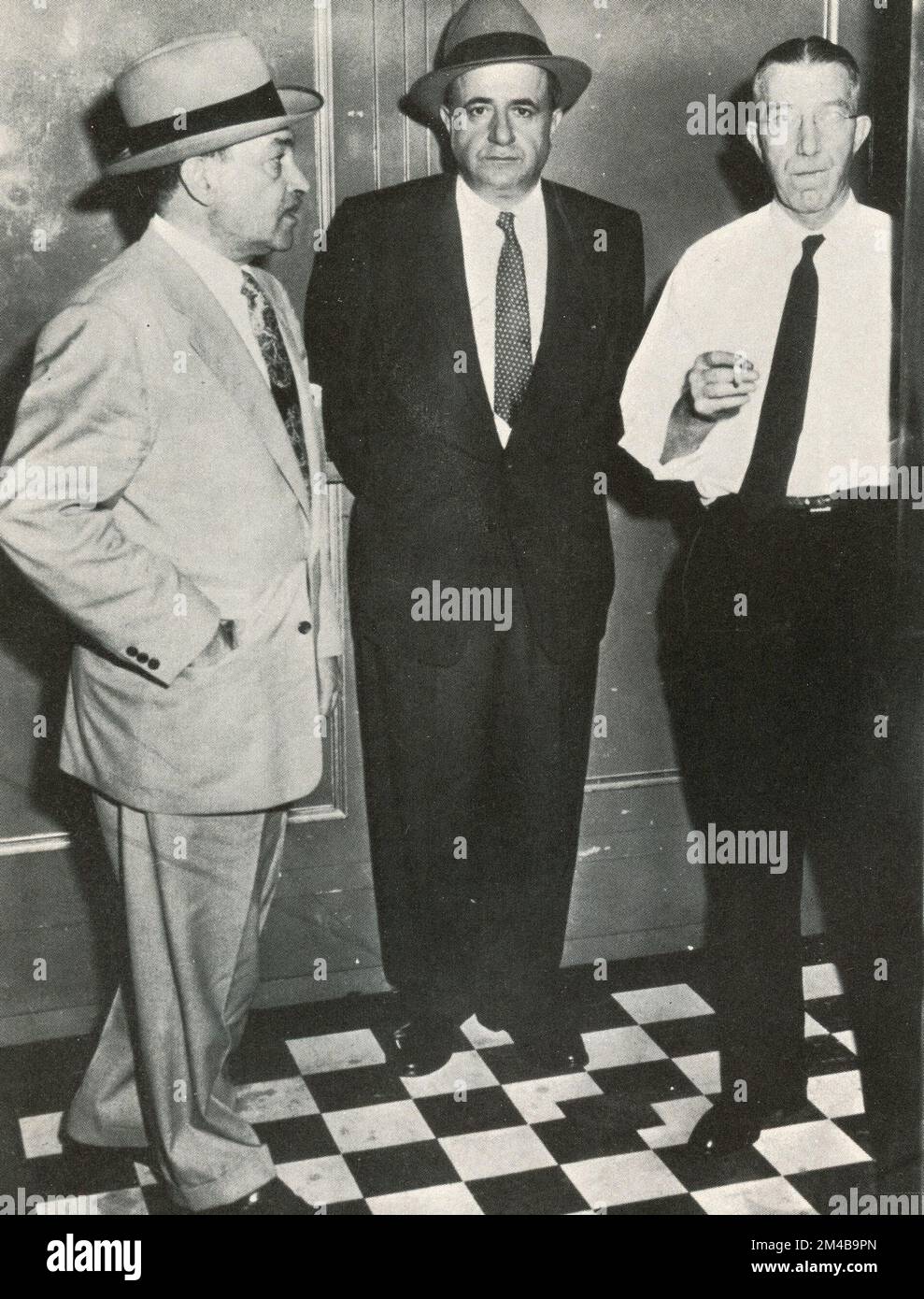 Albert Anastasia, chef de la criminalité américano-italienne et mobster mafieux, avec son avocat, USA 1950s Banque D'Images