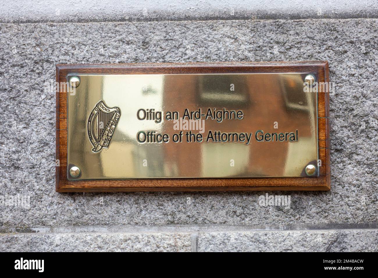 Un panneau sur le bâtiment de l'Office irlandais du Procureur général à Dublin Banque D'Images