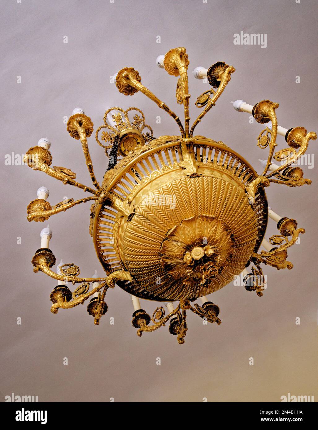 Candélabre doré à l'intérieur du Palais Catherine - Tsarskoye Selo (Pouchkine), St. Petersbourg, Russie. 24th de juin 2011 Banque D'Images