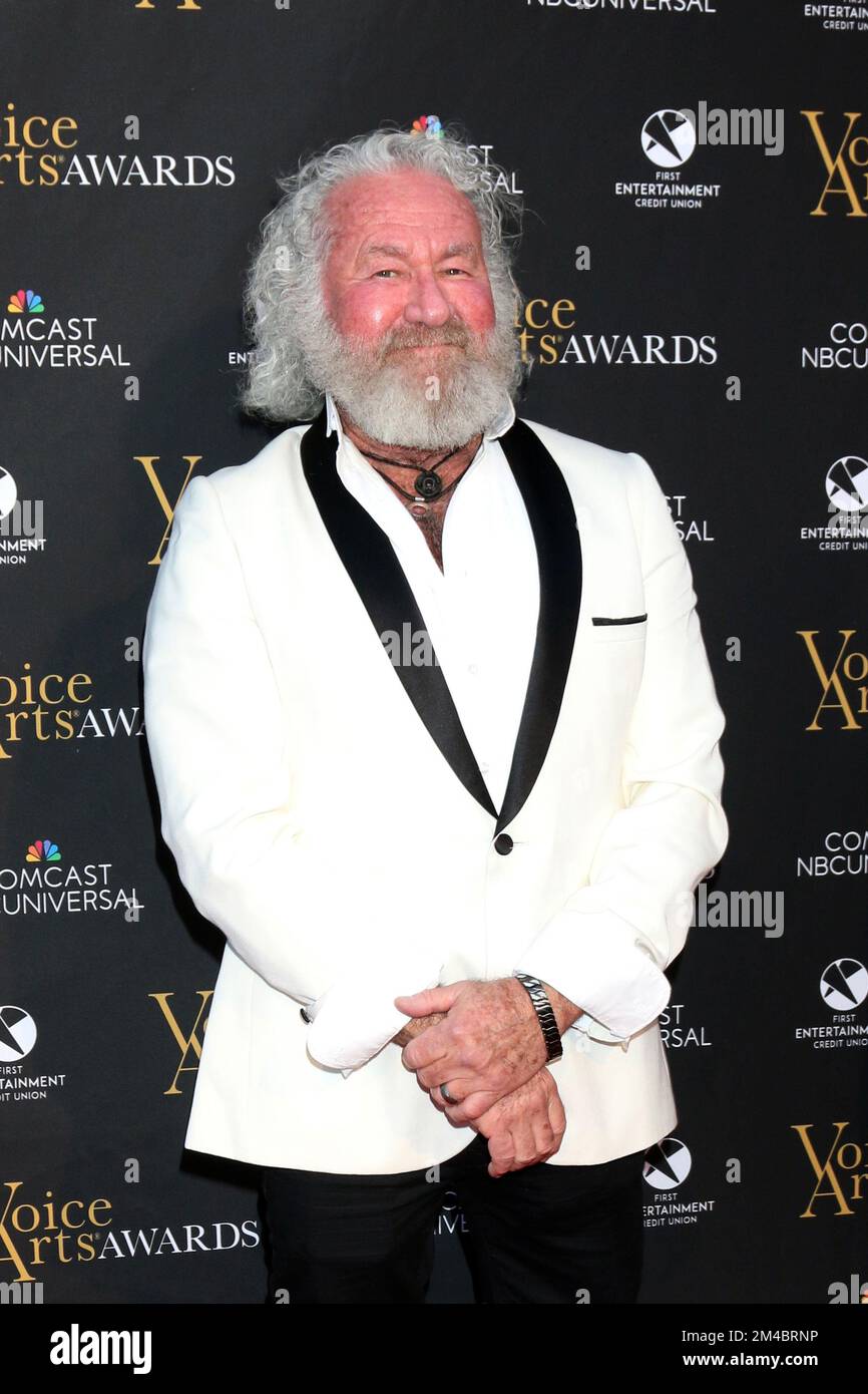 LOS ANGELES - DEC 18 : Charlie Adler au Voice Arts Awards au Steven J. Ross Theatre - Warner Brothers Studios on 18 décembre 2022 à Burbank, CA (photo par Katrina Jordan/Sipa USA) Banque D'Images