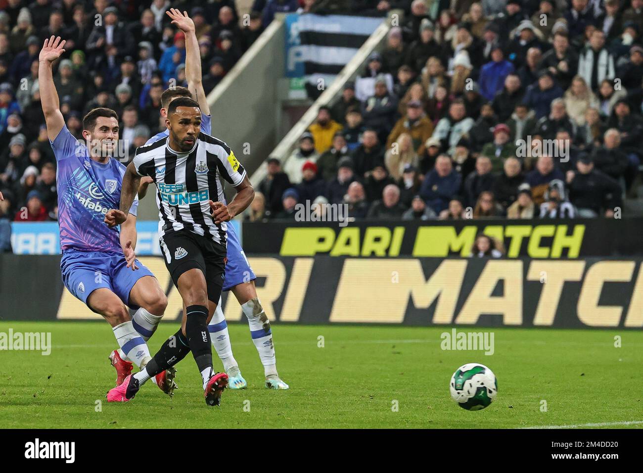 Callum Wilson #9 de Newcastle United scores mais est exclu pour off-side AUCUN BUT pendant le match de la Carabao Cup quatrième Round Newcastle United vs Bournemouth à St. James's Park, Newcastle, Royaume-Uni, 20th décembre 2022 (photo de Mark Cosgrove/News Images) Banque D'Images