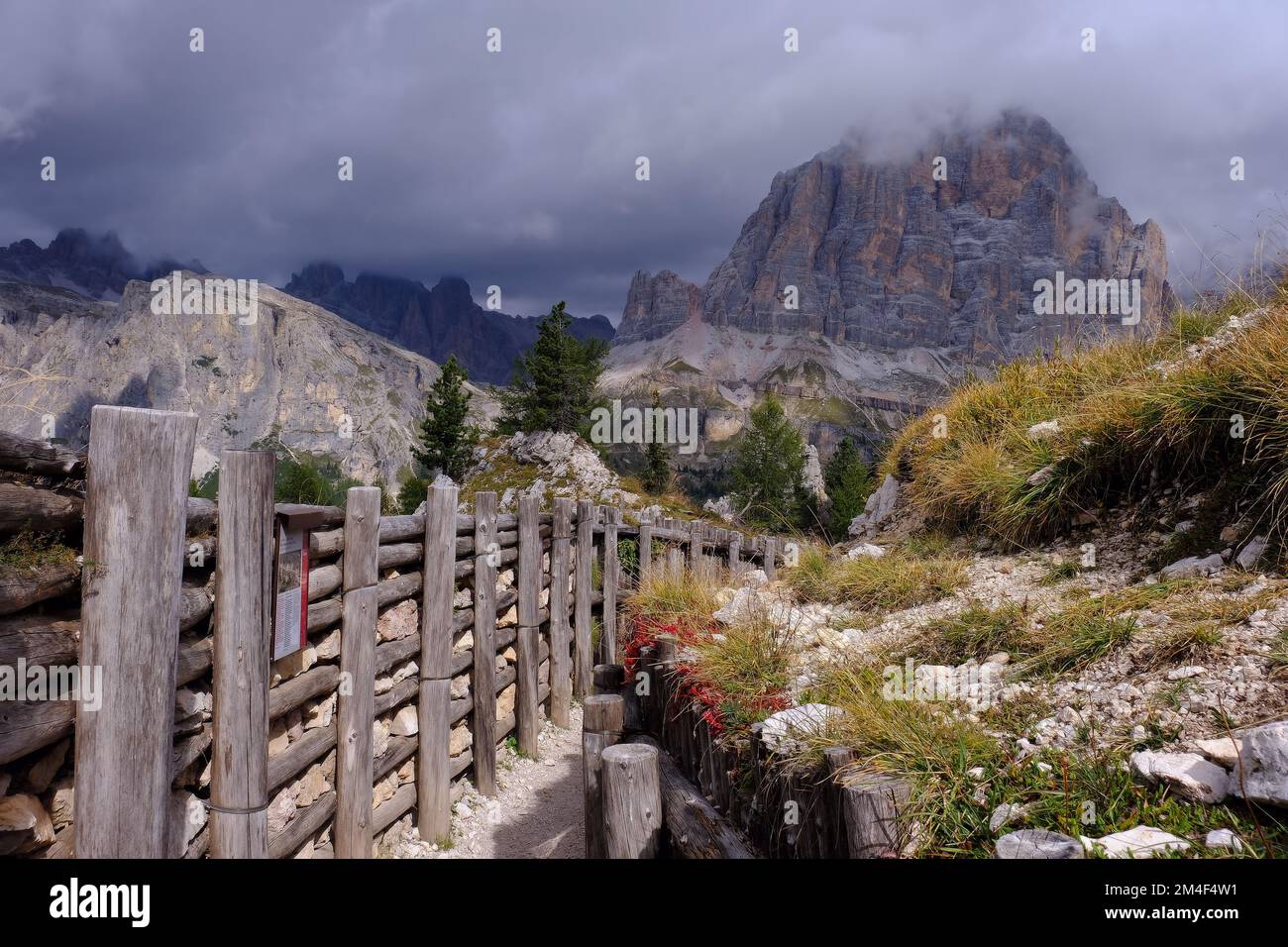 Cinque Torri : tranchée de la première Guerre mondiale dans le musée des Dolomites, Belluno, Tyrol du Sud, Italie Banque D'Images