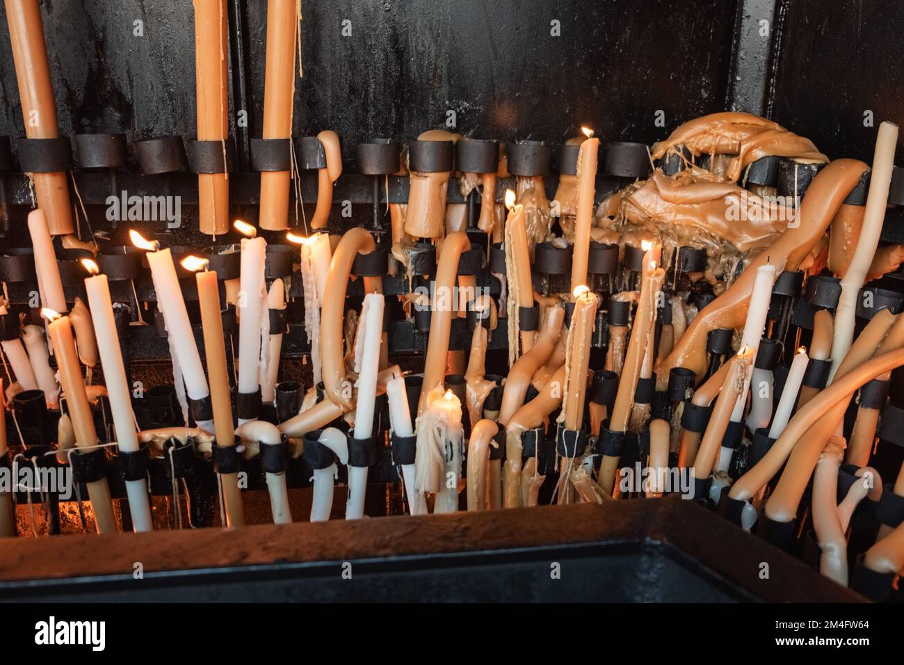 Bougies au Sanctuaire de Fatima - Fatima, Portugal. Banque D'Images