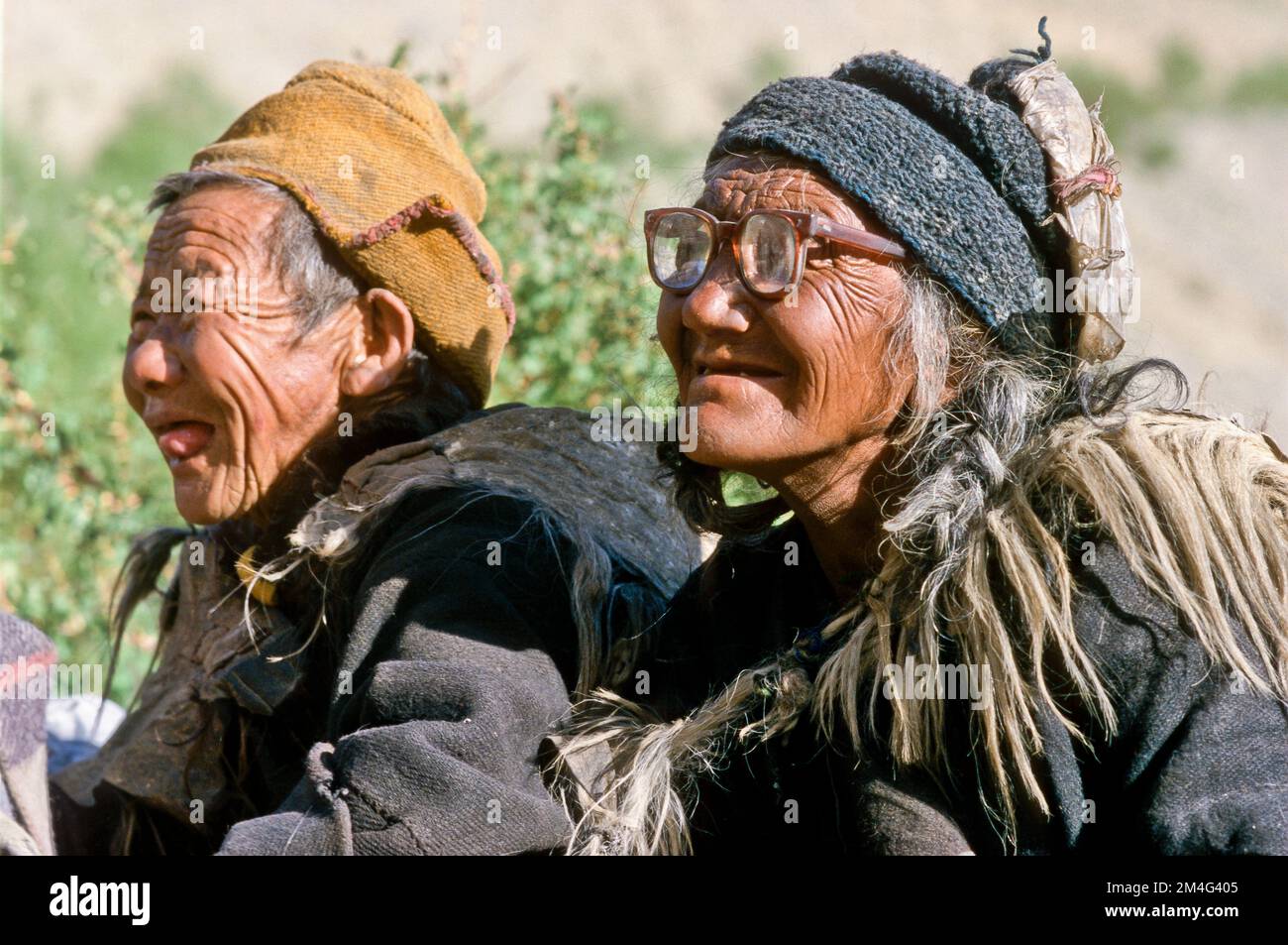 Deux femmes du village isolé de zanskar Lingshed. Banque D'Images