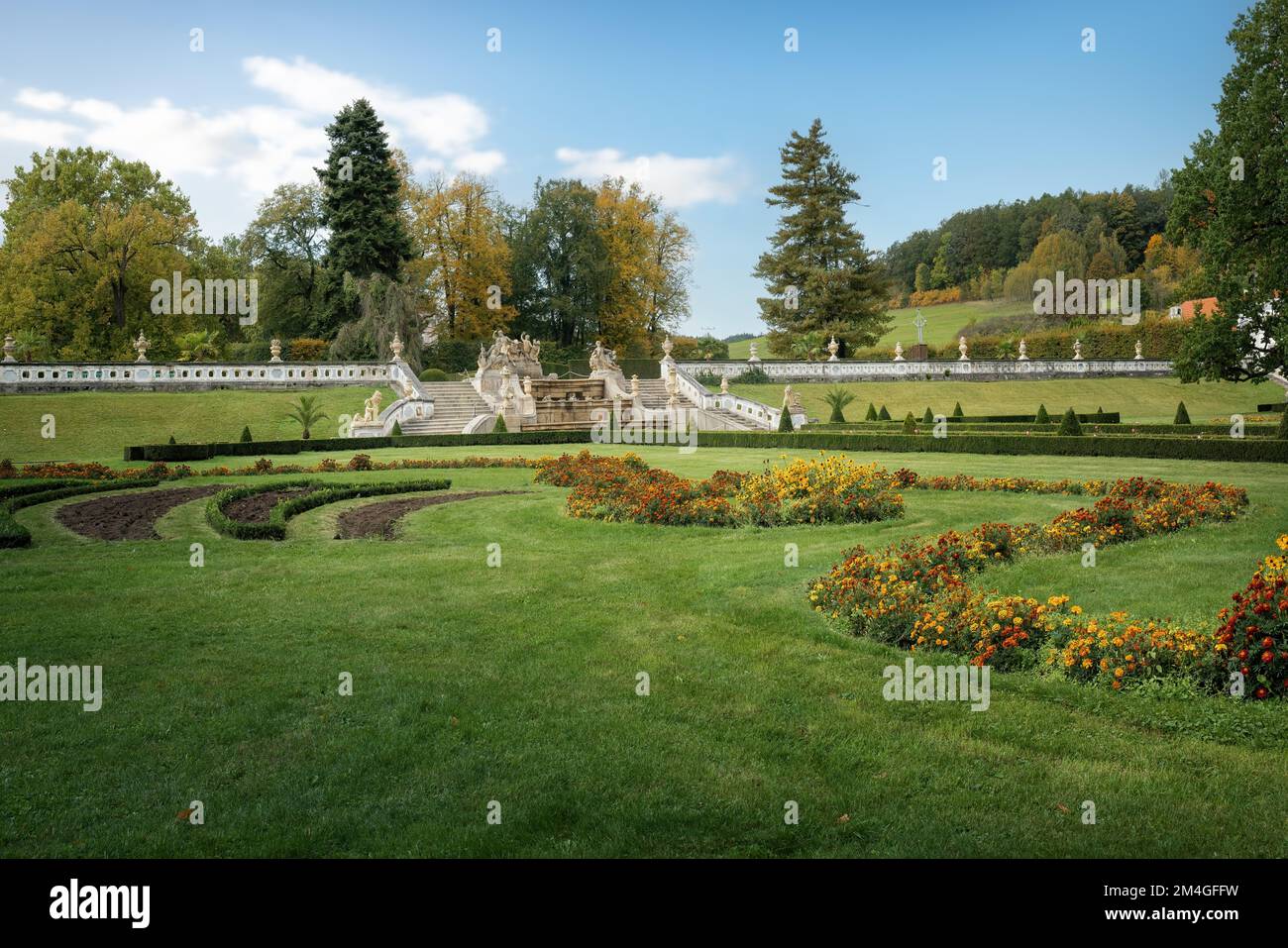 Jardin du château de Cesky Krumlov et fontaine de cascade - Cesky Krumlov, République tchèque Banque D'Images