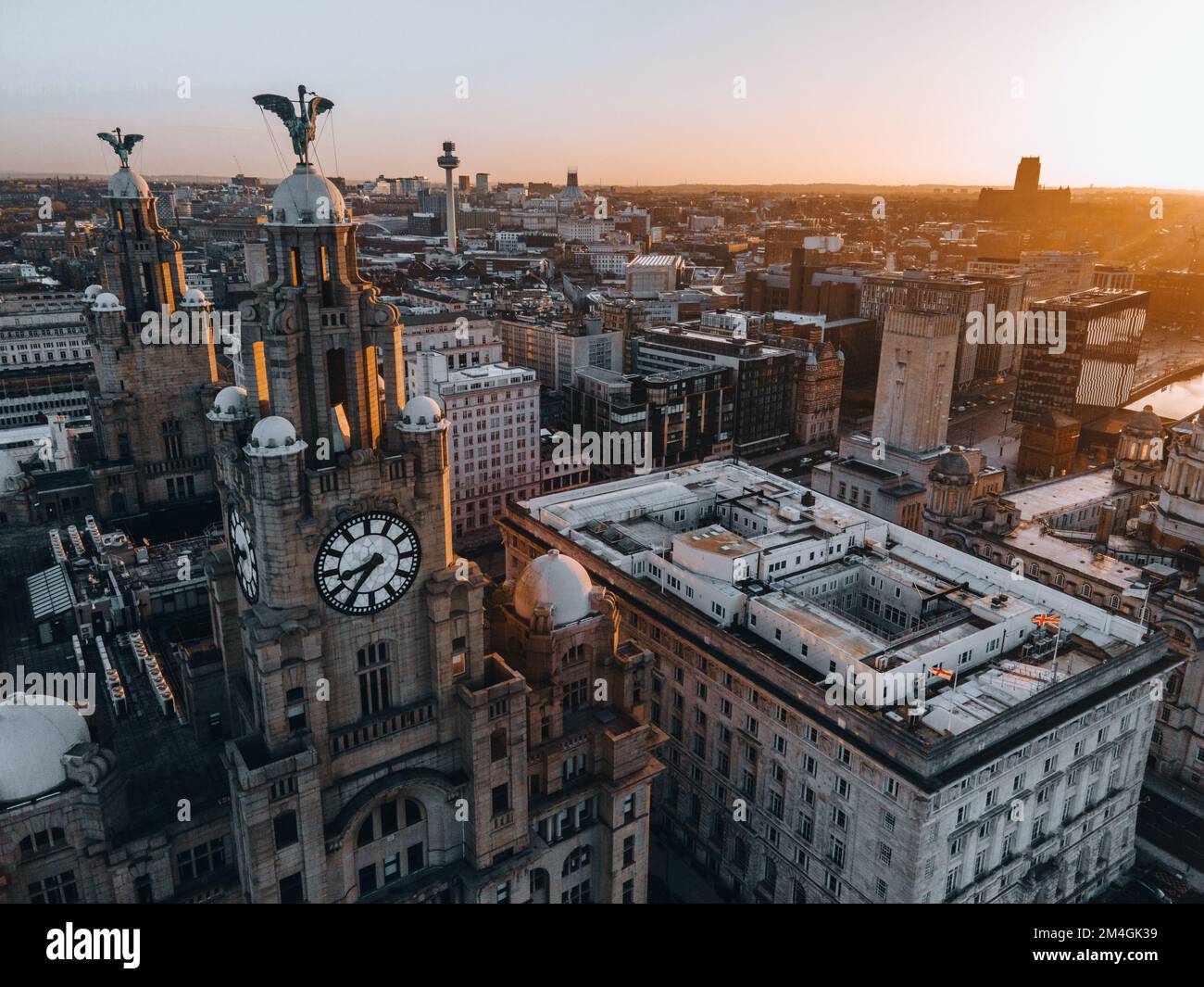 Royal Liver Building à Liverpool, Angleterre par Drone Banque D'Images