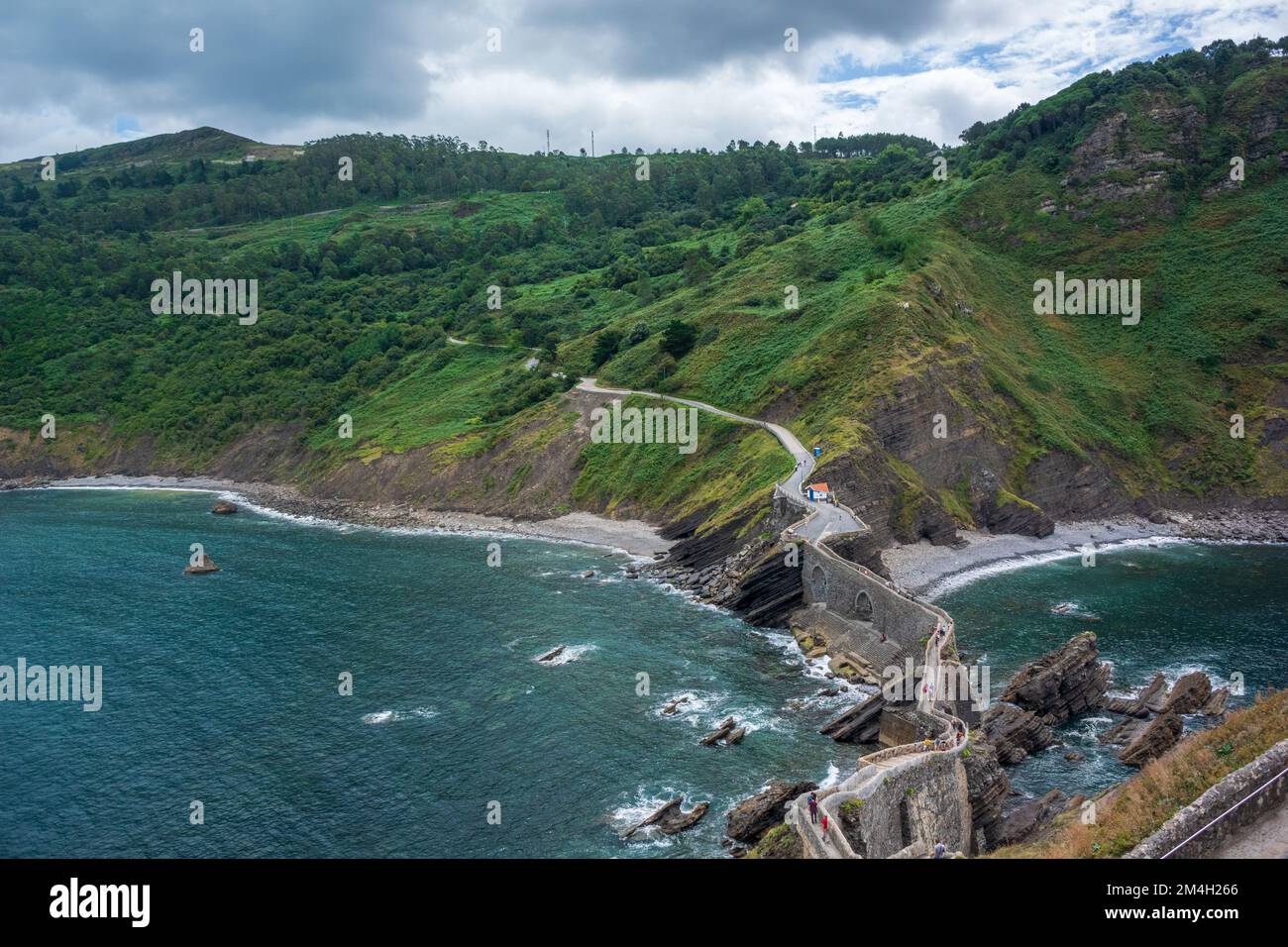 Vue de l'autre côté de la mer à Gaztelugatxe; Banque D'Images