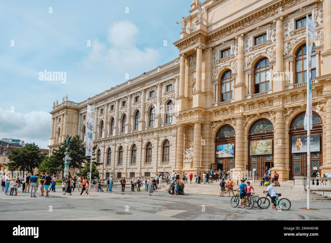 Vienne, Autriche - 28 août 2022 : vue sur l'entrée du musée d'Histoire naturelle de Vienne, Autriche, par une journée d'été Banque D'Images