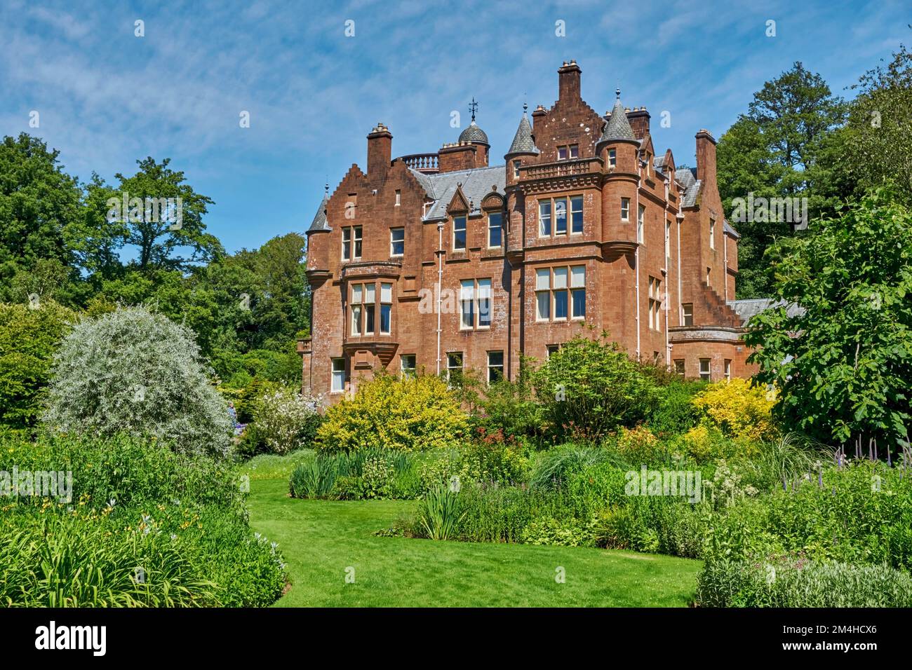 Maison de Threave aux jardins de Threave près de Castle Douglas, Dumfries et Galloway, Écosse. Construit en 1872 dans le style Baronial écossais. Banque D'Images