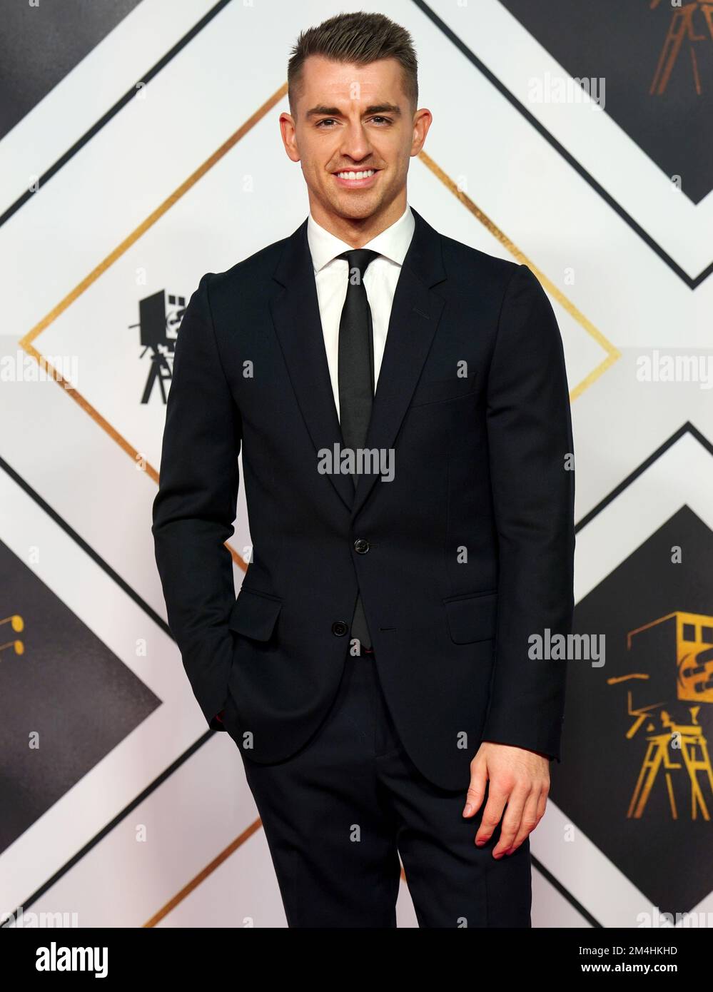 Max Whitlock pose sur le tapis rouge avant la BBC Sports Personality of the Year Awards 2022 qui s'est tenu à MediaCity UK, Salford. Date de la photo: Mercredi 21 décembre 2022. Banque D'Images