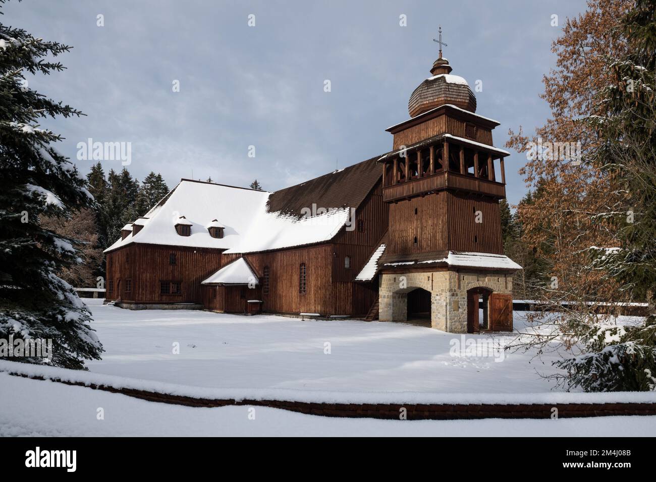 Église évangélique articulaire en bois de Svaty Kriz - l'un des plus grands bâtiments en bois d'Europe centrale, Slovaquie Banque D'Images
