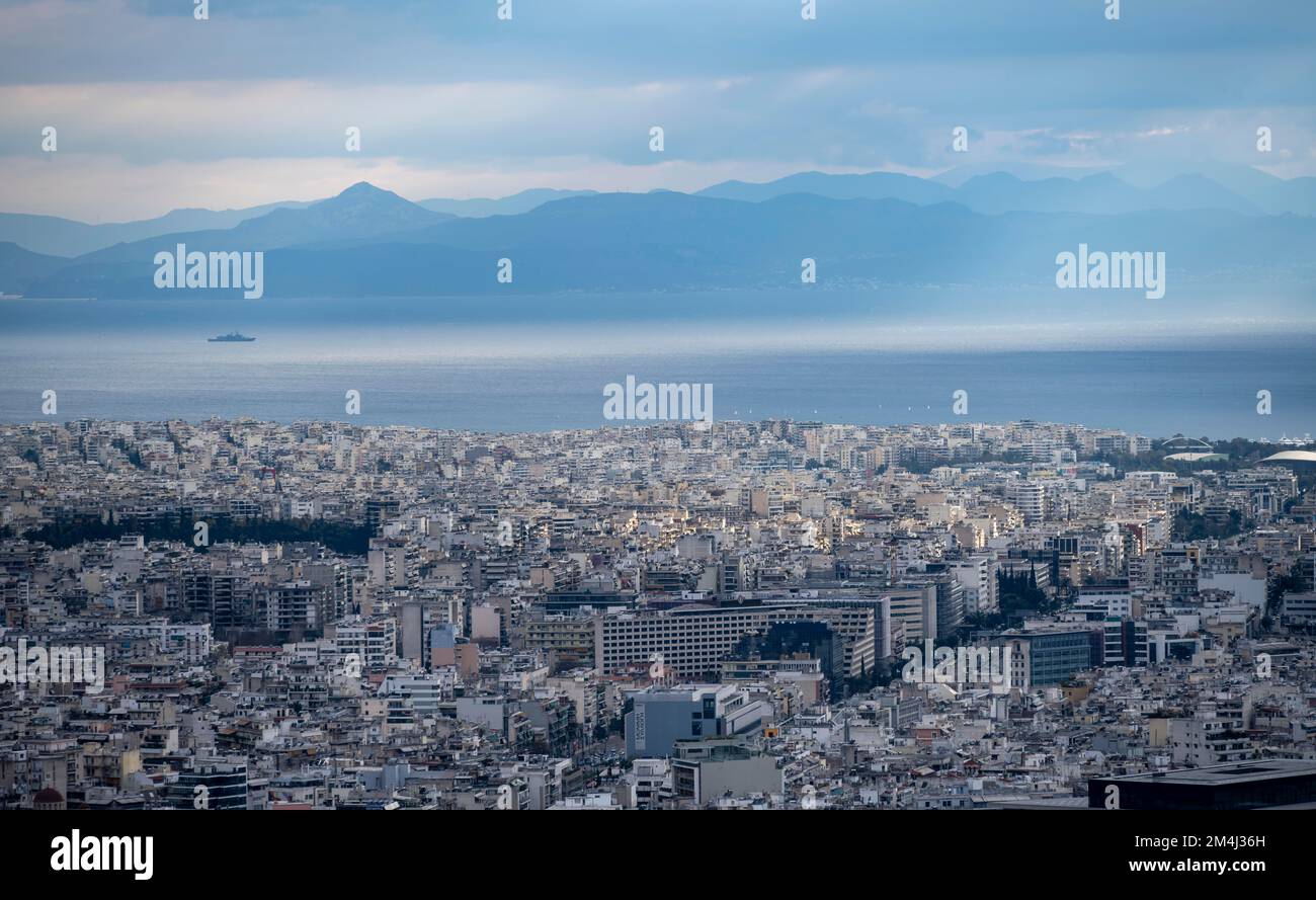 Paysage urbain densément peuplé, nombreuses maisons blanches, Athènes, Grèce Banque D'Images
