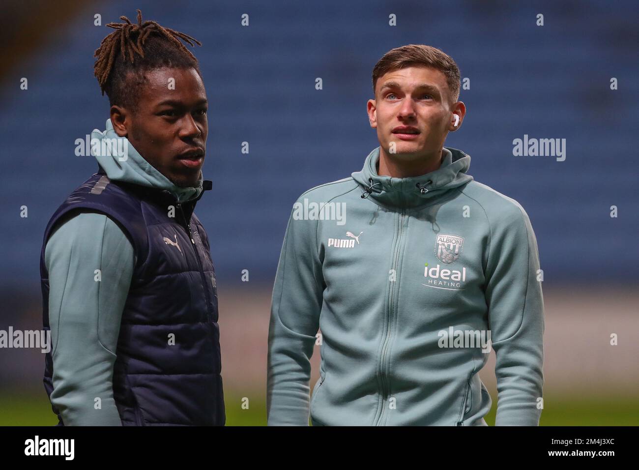 Coventry, Royaume-Uni. 21st décembre 2022. Brandon Thomas-Asante #21 de West Bromwich Albion et Taylor Gardner-Hickman #29 de West Bromwich Albion arrivent devant le match de championnat Sky Bet Coventry City contre West Bromwich Albion à Coventry Building Society Arena, Coventry, Royaume-Uni, 21st décembre 2022 (photo de Gareth Evans/News Images) à Coventry, Royaume-Uni le 12/21/2022. (Photo de Gareth Evans/News Images/Sipa USA) Credit: SIPA USA/Alay Live News Banque D'Images