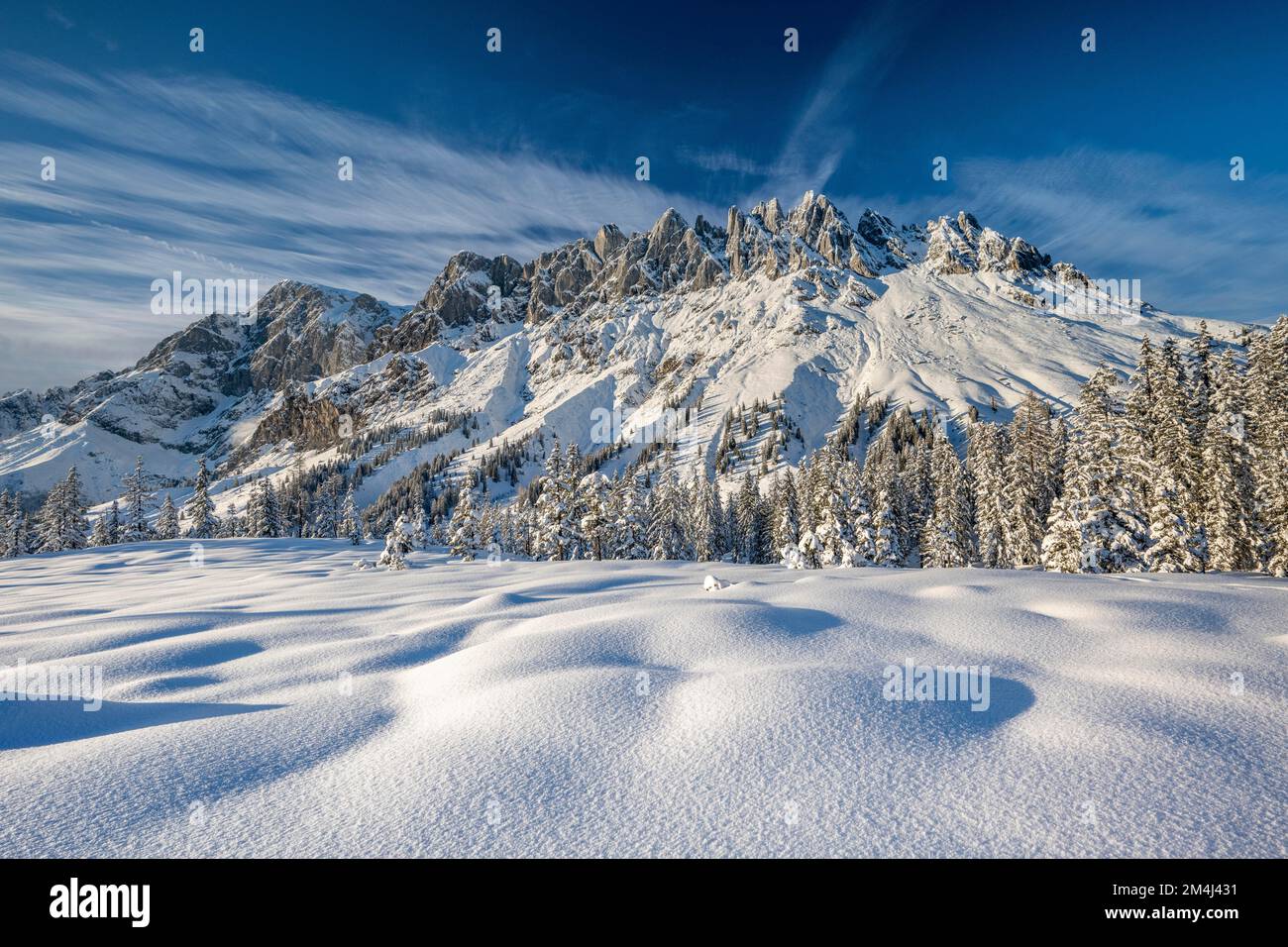 Mandlwand et Hochkoenig en hiver, paysage hivernal profond et enneigé, Muehlbach, Pongau, Salzbourg, Autriche Banque D'Images