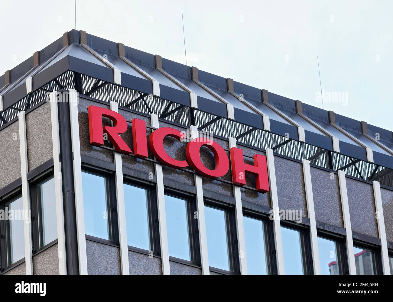 Ricoh, logo sur le bâtiment, société de communication de bureau numérique, imprimantes et appareils photo, Düsseldorf, Rhénanie-du-Nord-Westphalie, Allemagne Banque D'Images