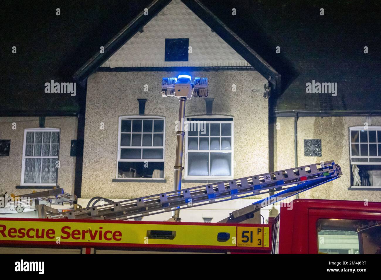 Brentwood, Royaume-Uni. 21st décembre 2022. Brentwood Essex 21st déc 2022 incendie à la maison sur le chemin London Britrwood Essex, Essex et London pompiers présents crédit: Ian Davidson/Alay Live News Banque D'Images Brentwood, Royaume-Uni. 21st décembre 2022. Brentwood Essex 21st déc 2022 incendie à la maison sur le chemin London Britrwood Essex, Essex et London pompiers présents crédit: Ian Davidson/Alay Live News Banque D'Images