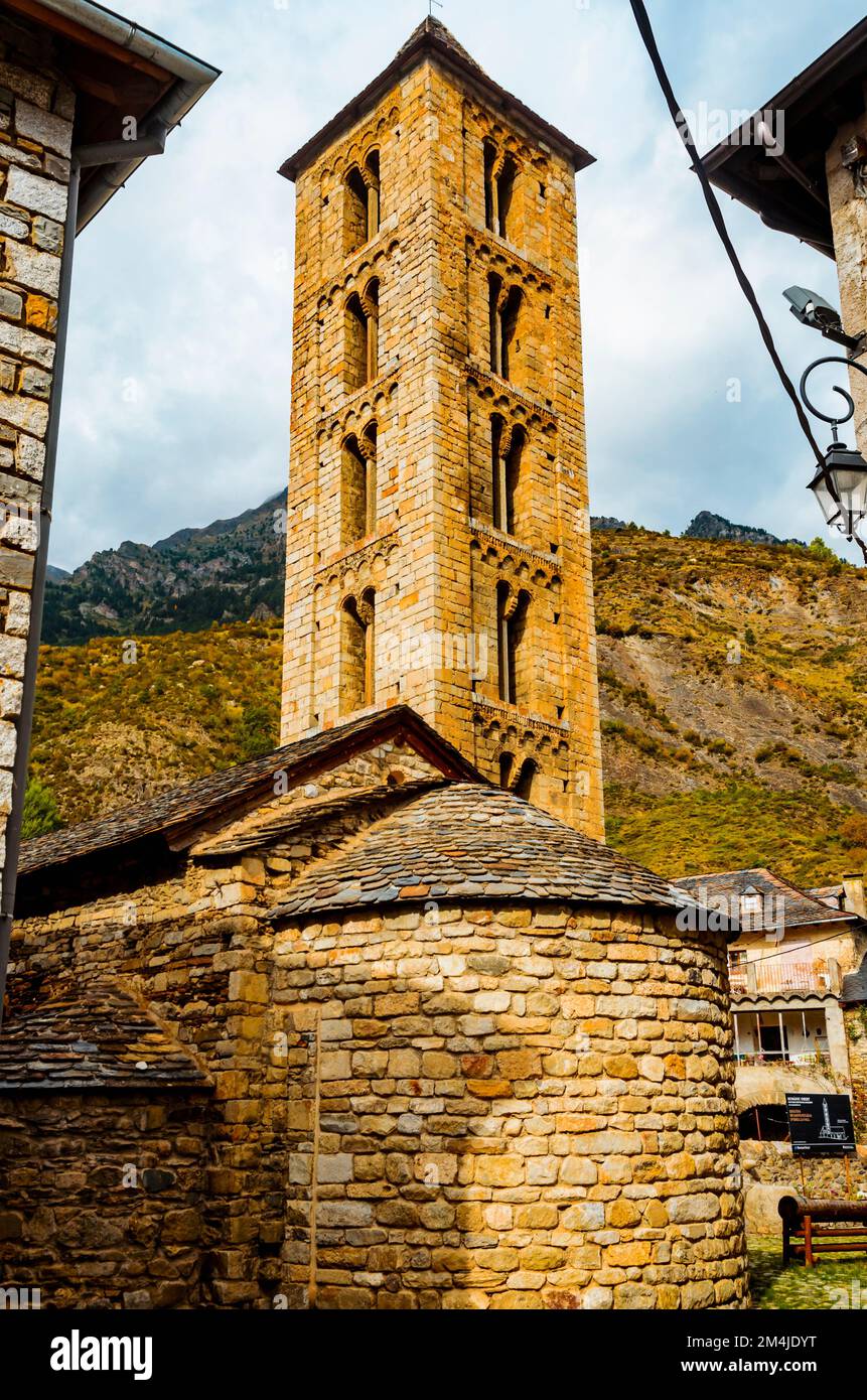 L'église Santa Eulalia de Erill-la-Vall est une église romane située sur le territoire de Vall de Boí. Erill la Vall, Vall de Boí, Lérida, Cataloni Banque D'Images