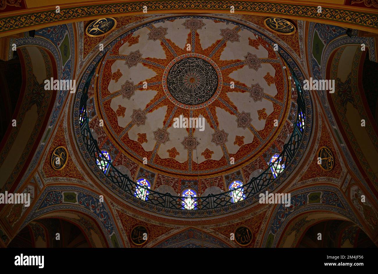 Située à Besiktas, en Turquie, la mosquée Sinan Pasha a été construite au 16th siècle par Mimar Sinan. Banque D'Images