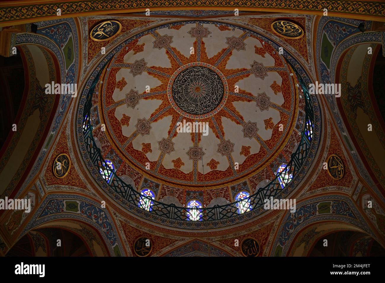 Située à Besiktas, en Turquie, la mosquée Sinan Pasha a été construite au 16th siècle par Mimar Sinan. Banque D'Images