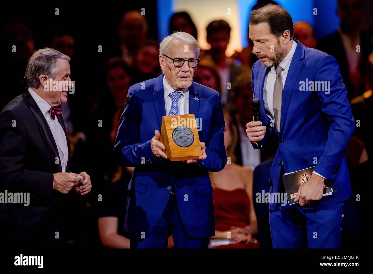 AMSTERDAM - 21/12/2022, Jan Janssen reçoit le Fanny Blankers-Koen Carriereprijs au NOC*NSF Sports Gala dans AFAS live. ANP ROBIN VAN LONKHUIJSEN pays-bas sortie - belgique sortie Banque D'Images