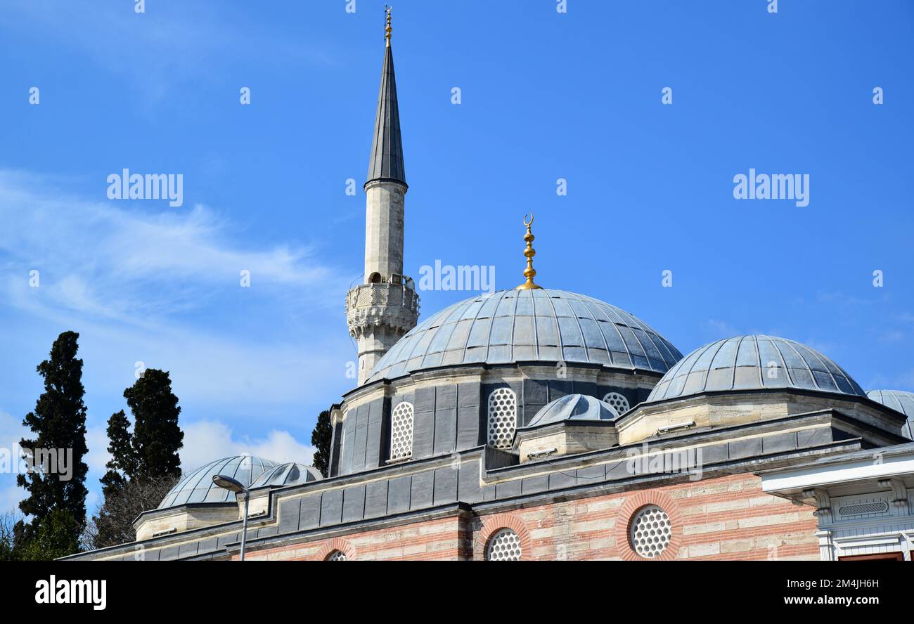 Située à Besiktas, en Turquie, la mosquée Sinan Pasha a été construite au 16th siècle par Mimar Sinan. Banque D'Images