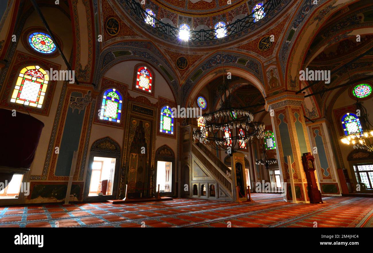 Située à Besiktas, en Turquie, la mosquée Sinan Pasha a été construite au 16th siècle par Mimar Sinan. Banque D'Images